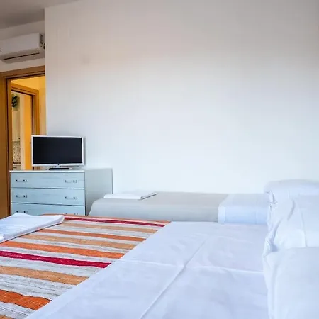 Apartment Ampio Trilocale A Pineto